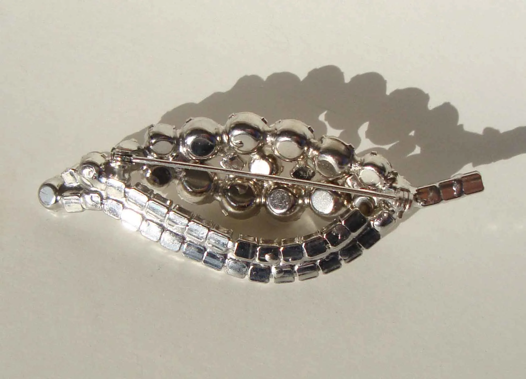 Vintage Juliana Rhinestone Brooch DeLizza & Elster Leaf Pin