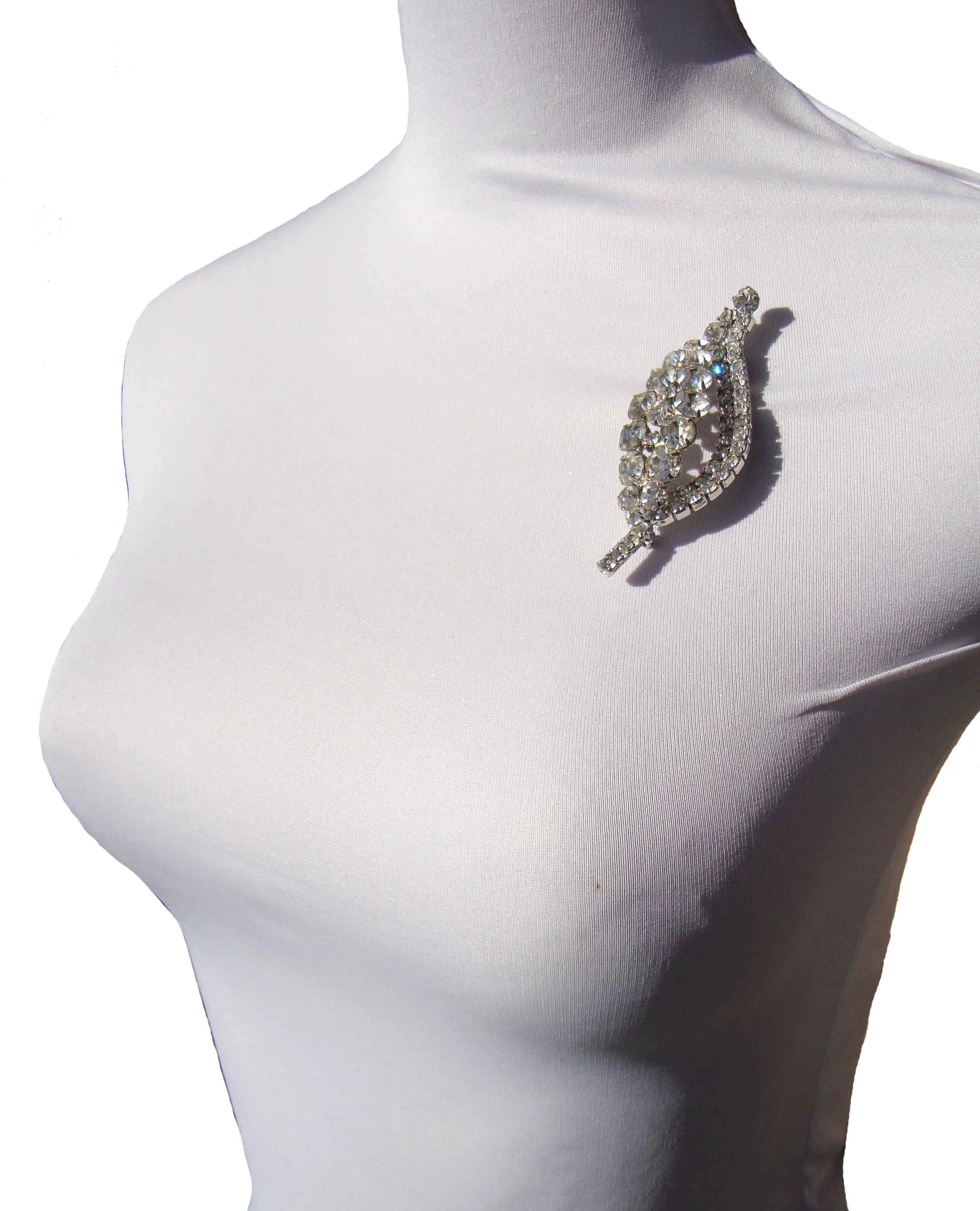 Vintage Juliana Rhinestone Brooch DeLizza & Elster Leaf Pin